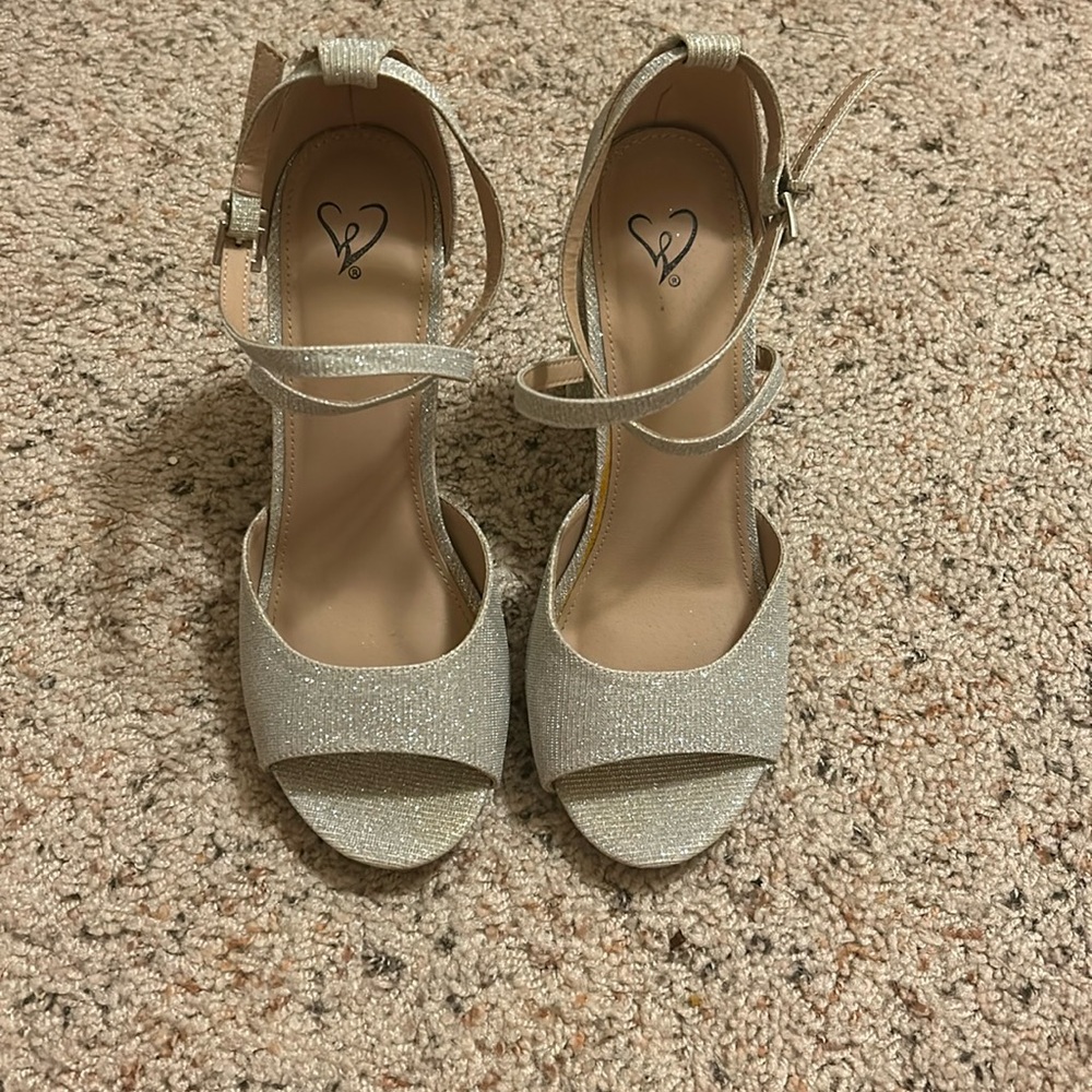Windsor Silver Heels